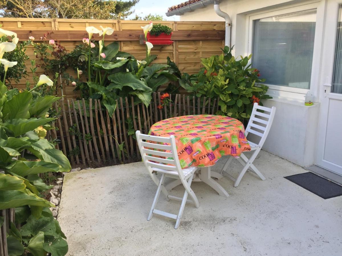 Petite Maison Dans Le Jardin Ars-en-Re Luaran gambar